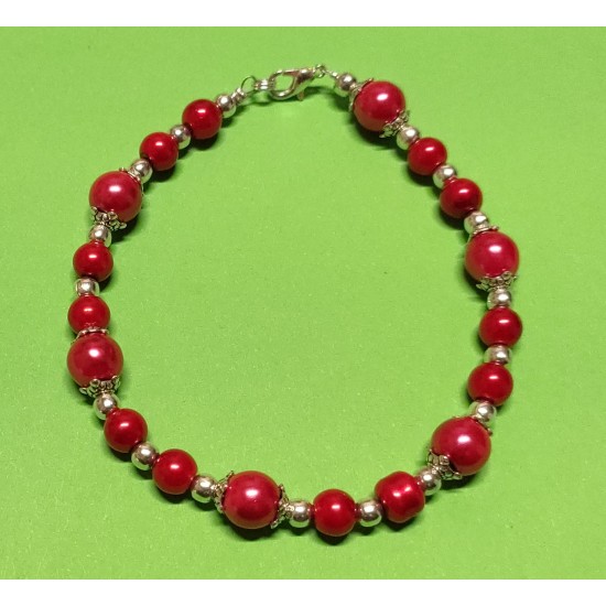 Bratara 20-21 cm  din perle acril rosu si margele argintii.