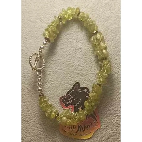 Bratara doua siruri din chipsuri peridot si margele  sticla,