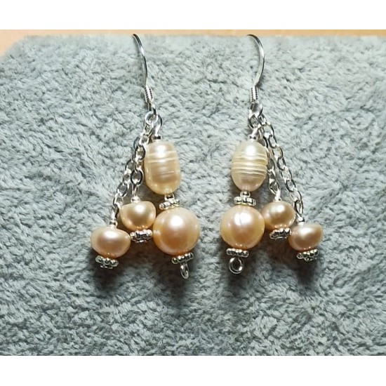 Cercei din perle naturale ( de cultura ),  cu accesorii placate cu argint. 