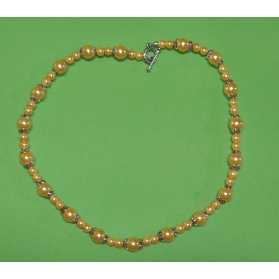 Colier cca 48 cm .Perle din sticla galbena ,  si capacele din argint tibetan
