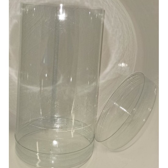 Cilindrii plastic transparenti cu capac diam 10 cm, inaltime 18 cm.