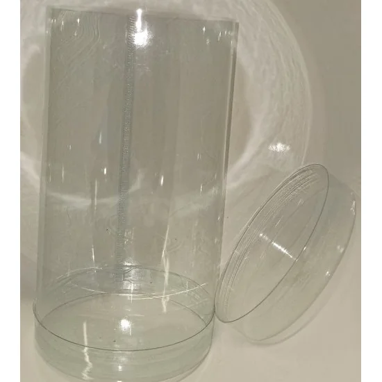 Cilindrii plastic transparenti cu capac diam 10 cm, inaltime 18 cm.