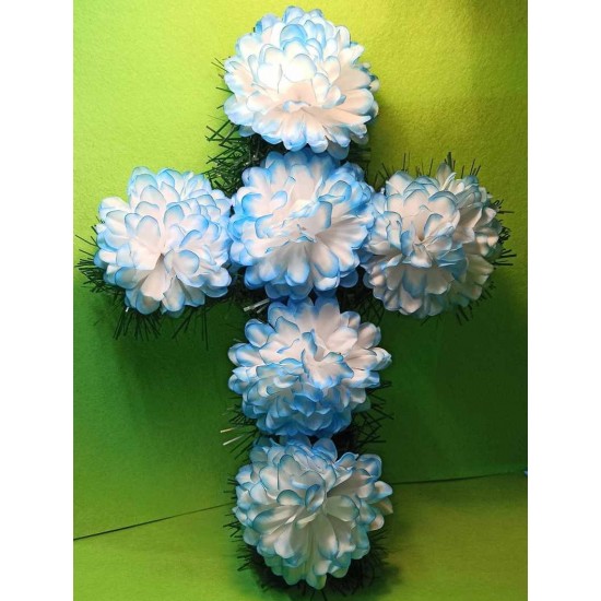 Cruciulita  cu flori artificiale 7-10 cm. garoafe. Diametru ccruciulita 25/35cm.