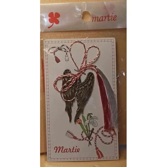 Martisoare cu charm aripi. Pretul se refera la o bucata.