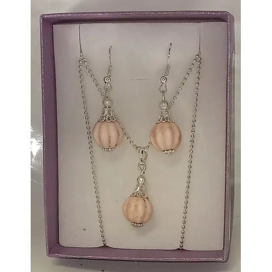 Lantisor 45 cm si cercei cu accesorii placat cu argint si pietre semipretioase.