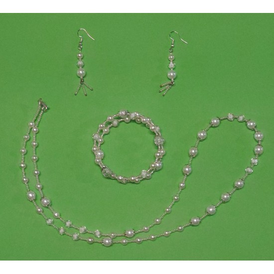 Set bijuterie din Perle din sticla alb,perle acril alb,margele toho si capacele argintii.