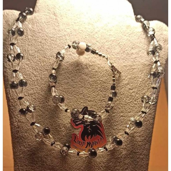 Set: colier--bratara. Colier si  bratara , din margele acril si sticla crackle cu accesorii placate cu argint si argint tibetan. cu inchizatoare toggle argint tibetan.  